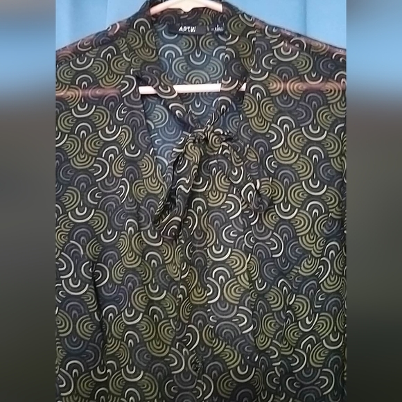 Apt 9 Large long sleeve button up, and tie blouse. 100% Polyester. - Picture 5 of 6